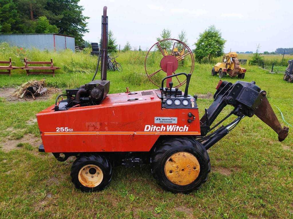 Pługoukładacz Ditch Witch 255sx, 2010r