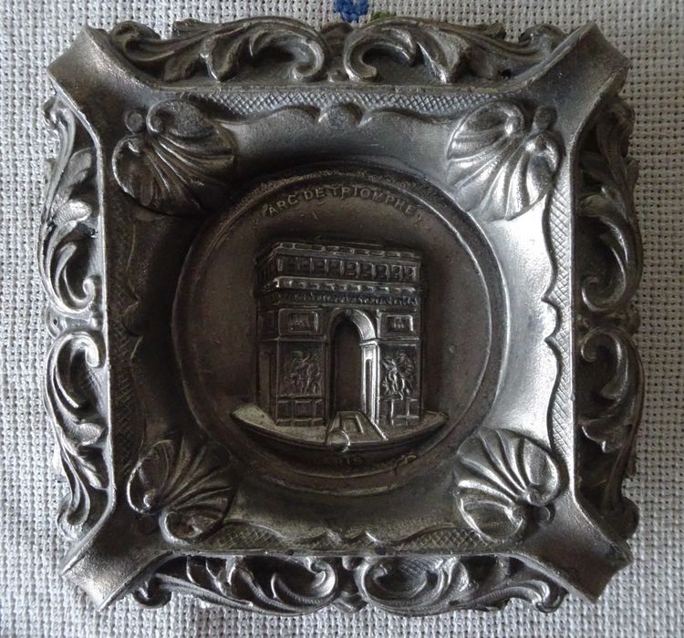 Peça Ferro Fundido Arc de Triomphe Made in France (Com + de 30 Anos)