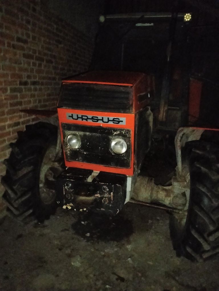 Ursus         902 z przednim napędem