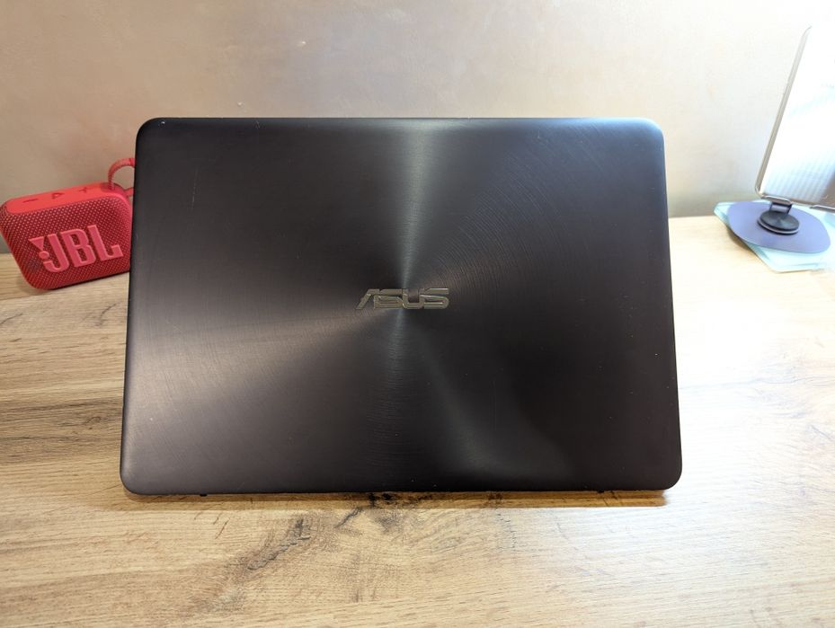 Тонкий ультрабук Asus UX305C QHD 8/256