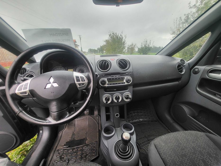 Sprzedam Mitsubishi Colt 1,3 2011