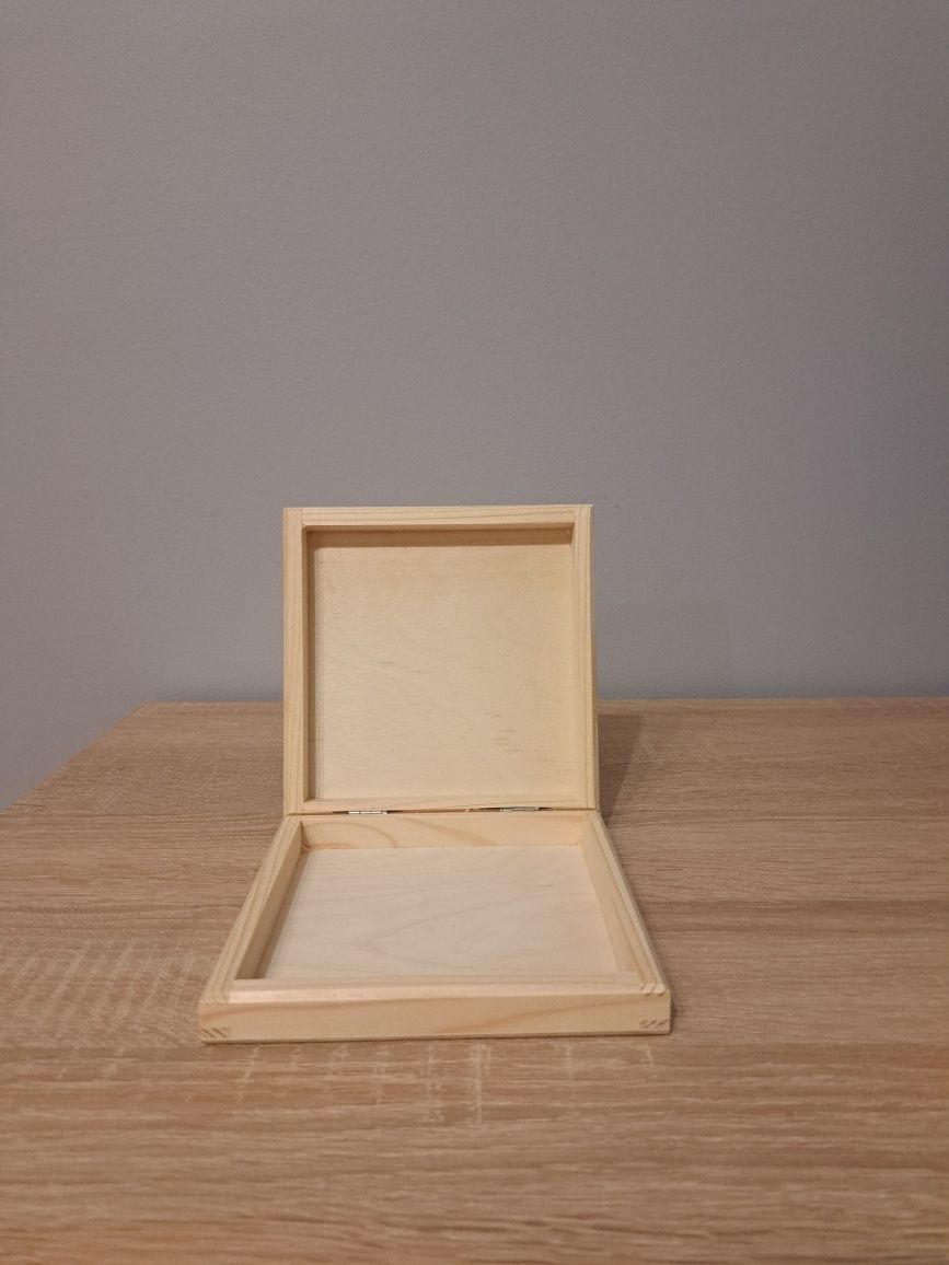 Skrzynka drewniana 14.5x14.5x3.5