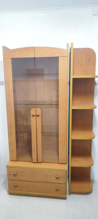 Móvel tipo louceiro, para sala