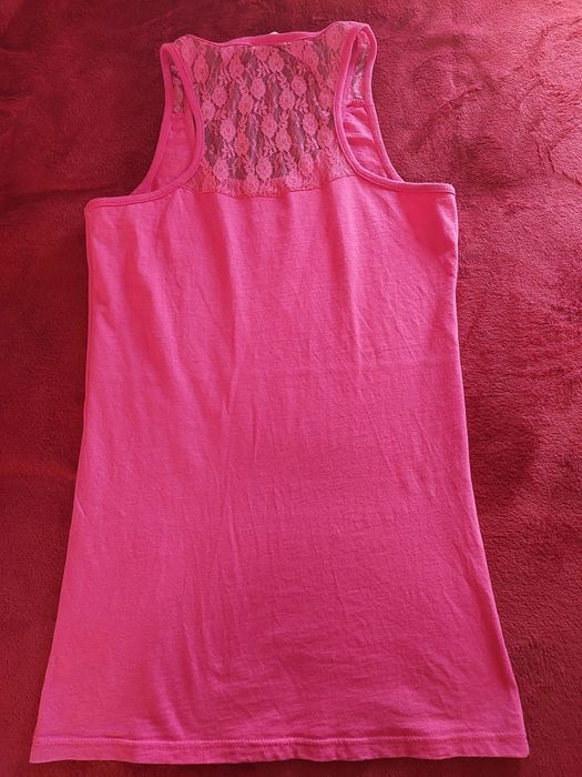 Różowa koszulka na ramiączkach
