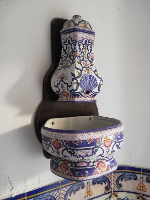 Lavabo antigo/Vaso em faiança pintado à mão