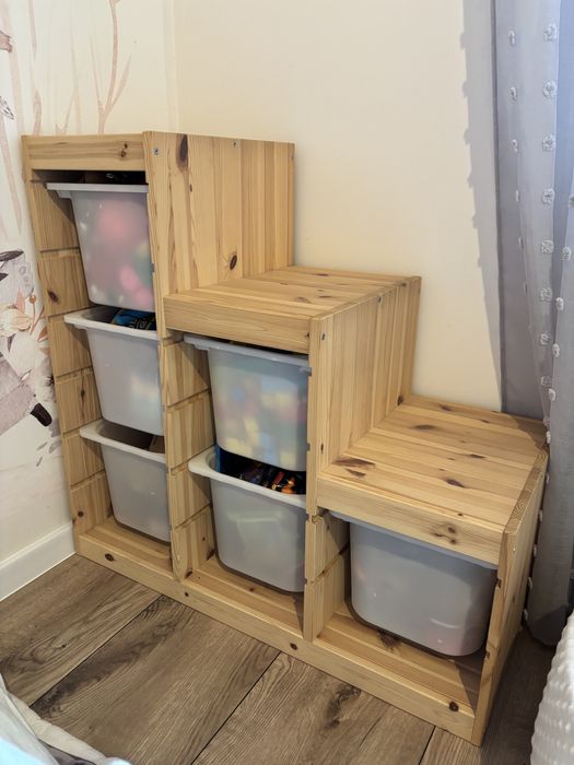 Regał TROFAST schodki sosna z pojemnikami