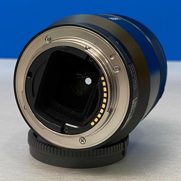 Sony FE 50mm f/2.8 Macro