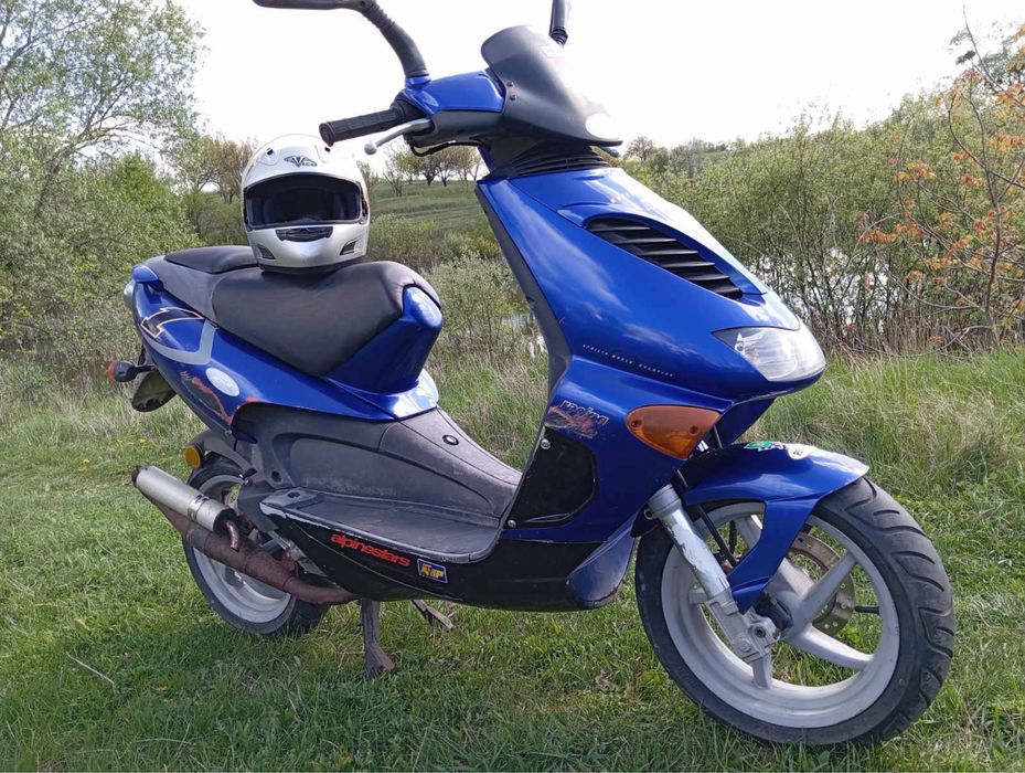Продам скутер Aprilia sr 50.