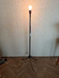 Lampa podłogowa metalowa w stylu loft PRL