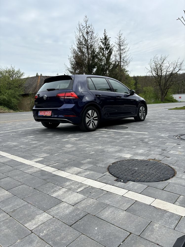 Volkswagen e-golf фольцваген