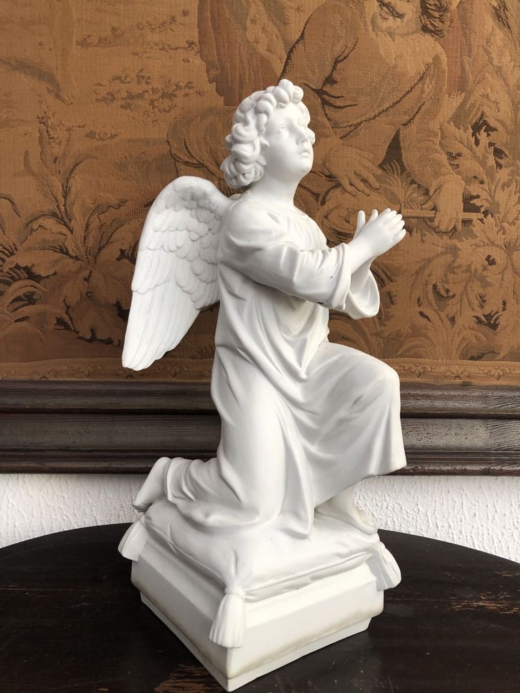 Escultura de anjo em biscuit