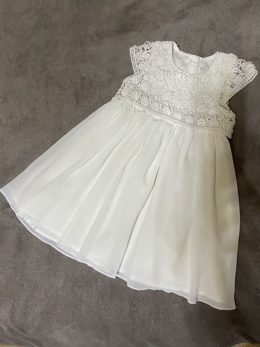 Нарядне біле плаття для дівчинки