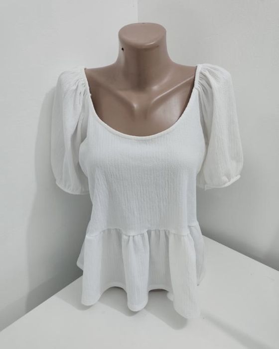 Білий топ (блуза) з пишними рукавами М розмір