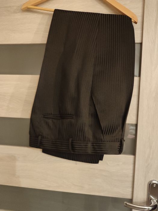 Garnitur męski 176 Verso z krawatem