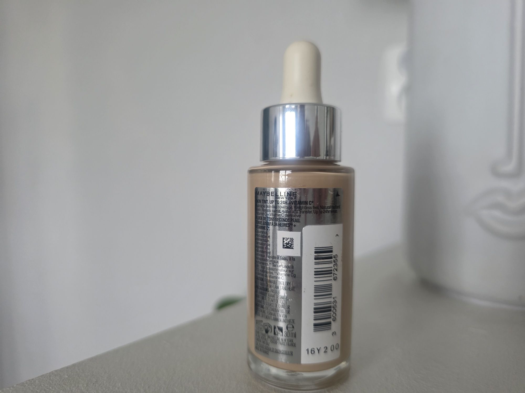 Podklad w płynie Maybelline Super Stay 24h skin tint 06
Podkla