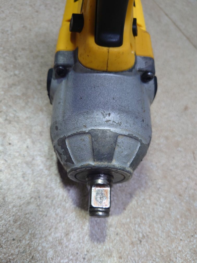 Гайковерт DeWalt DCF899.