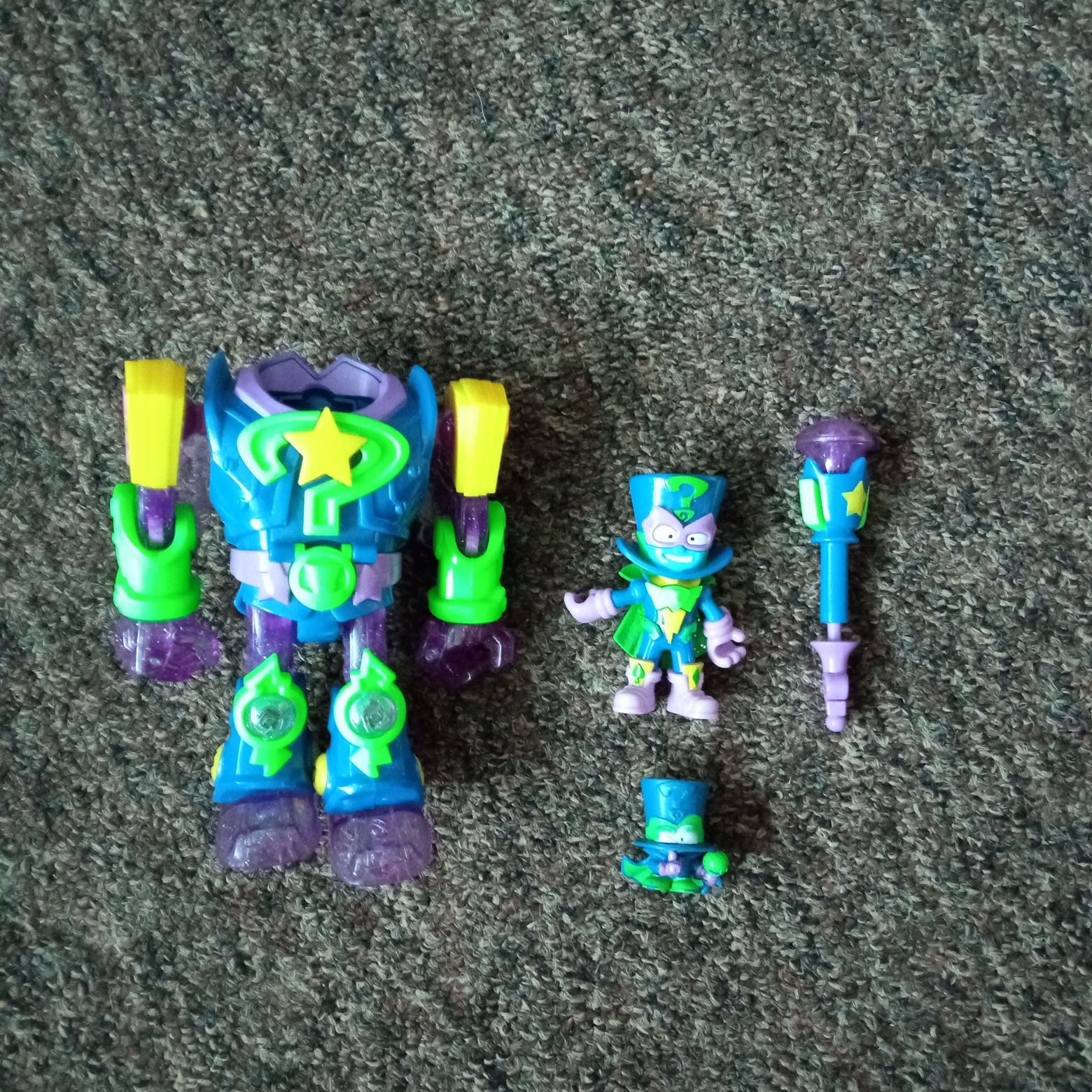 Robot enigma super things