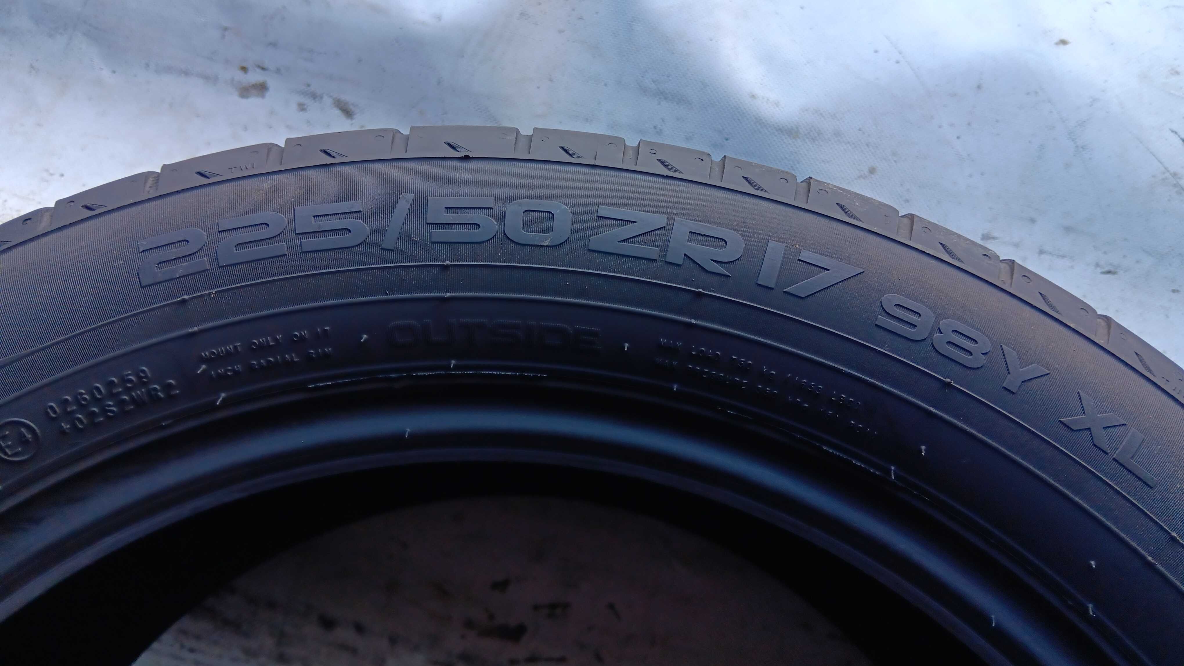 225/50/17 Nokian  zline