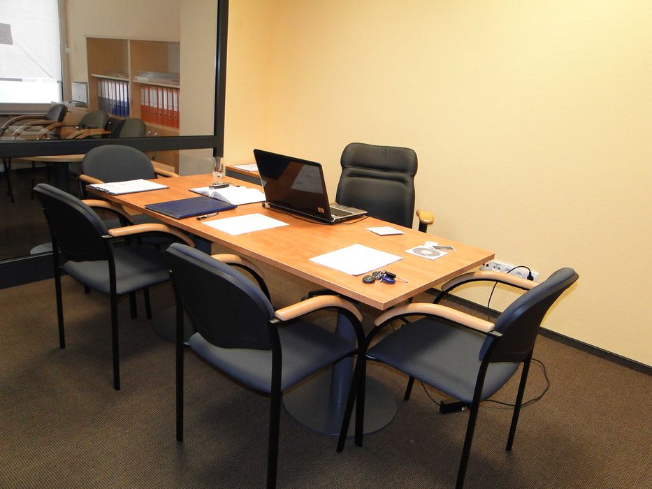 Zestaw mebli biurowych Furniko - jak nowe!