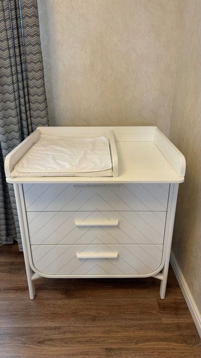 Пеленальний столик / комод