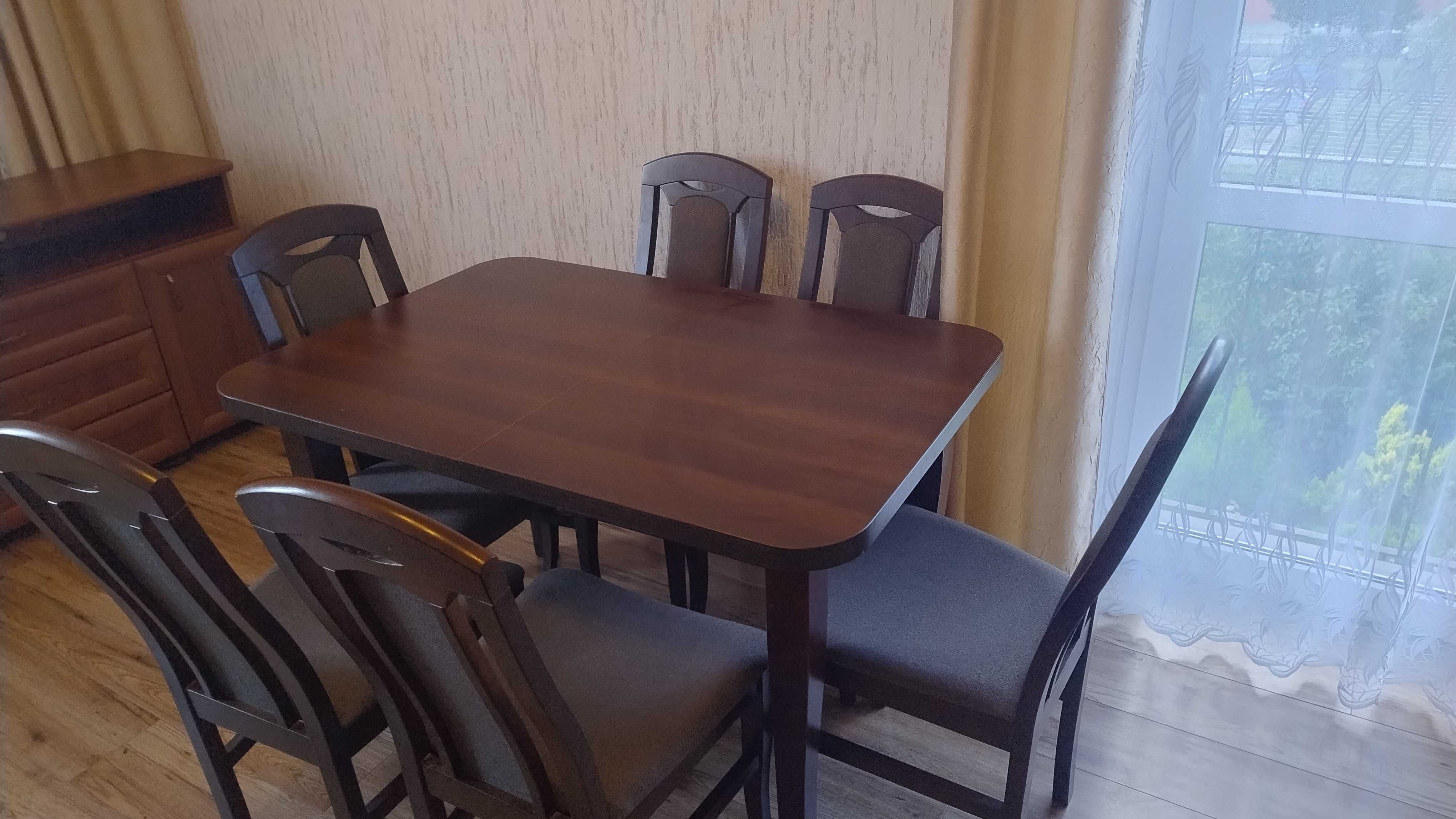 Stół plus 6 krzeseł