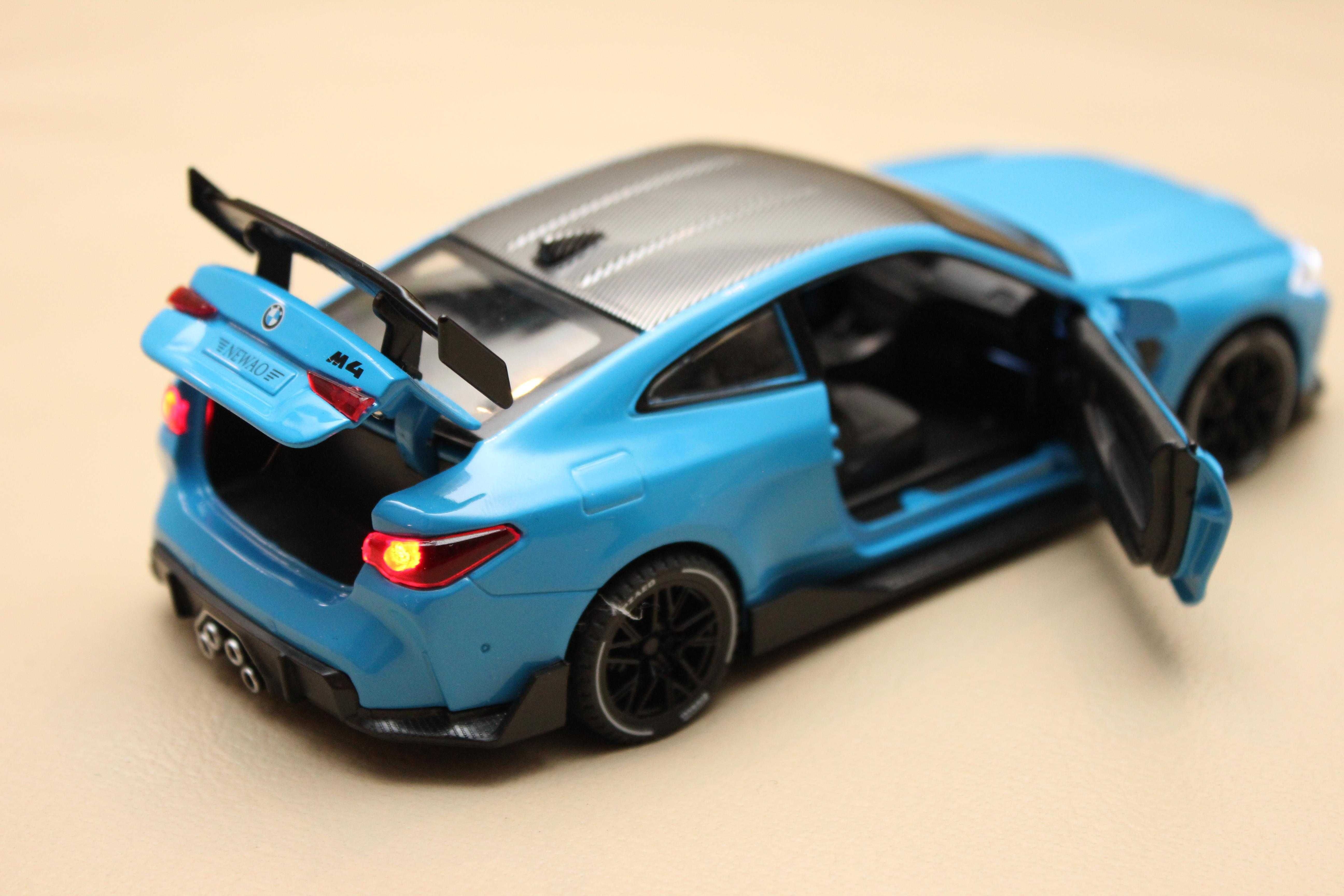 Model samochodu jak BMW M4 skala 1:32 światło dźwięk