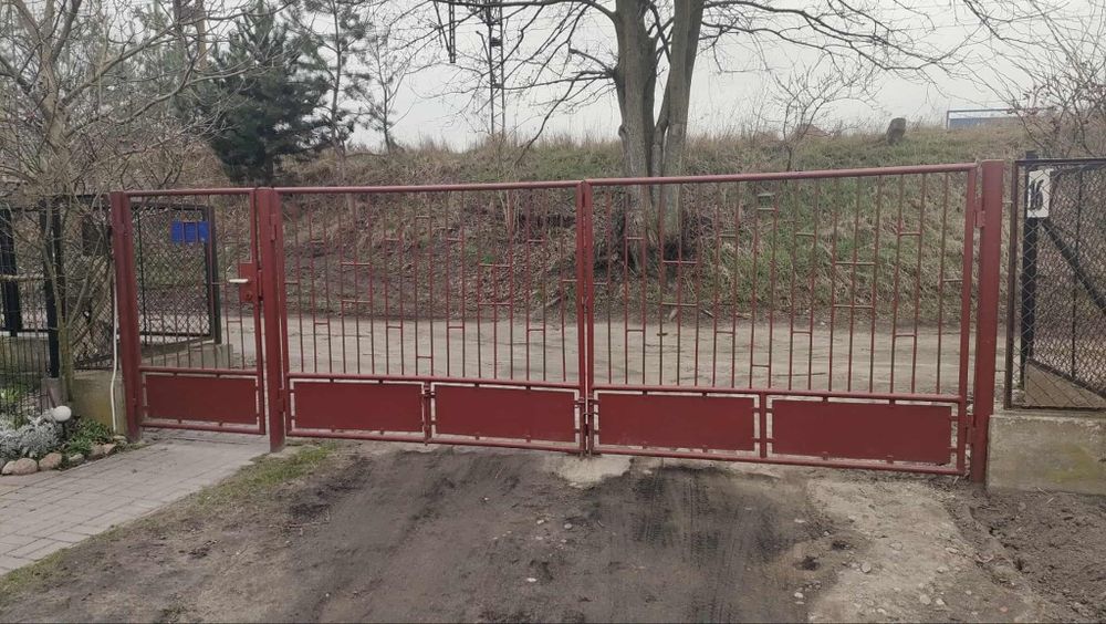 Brama po demontażu plus furtka bez słupków