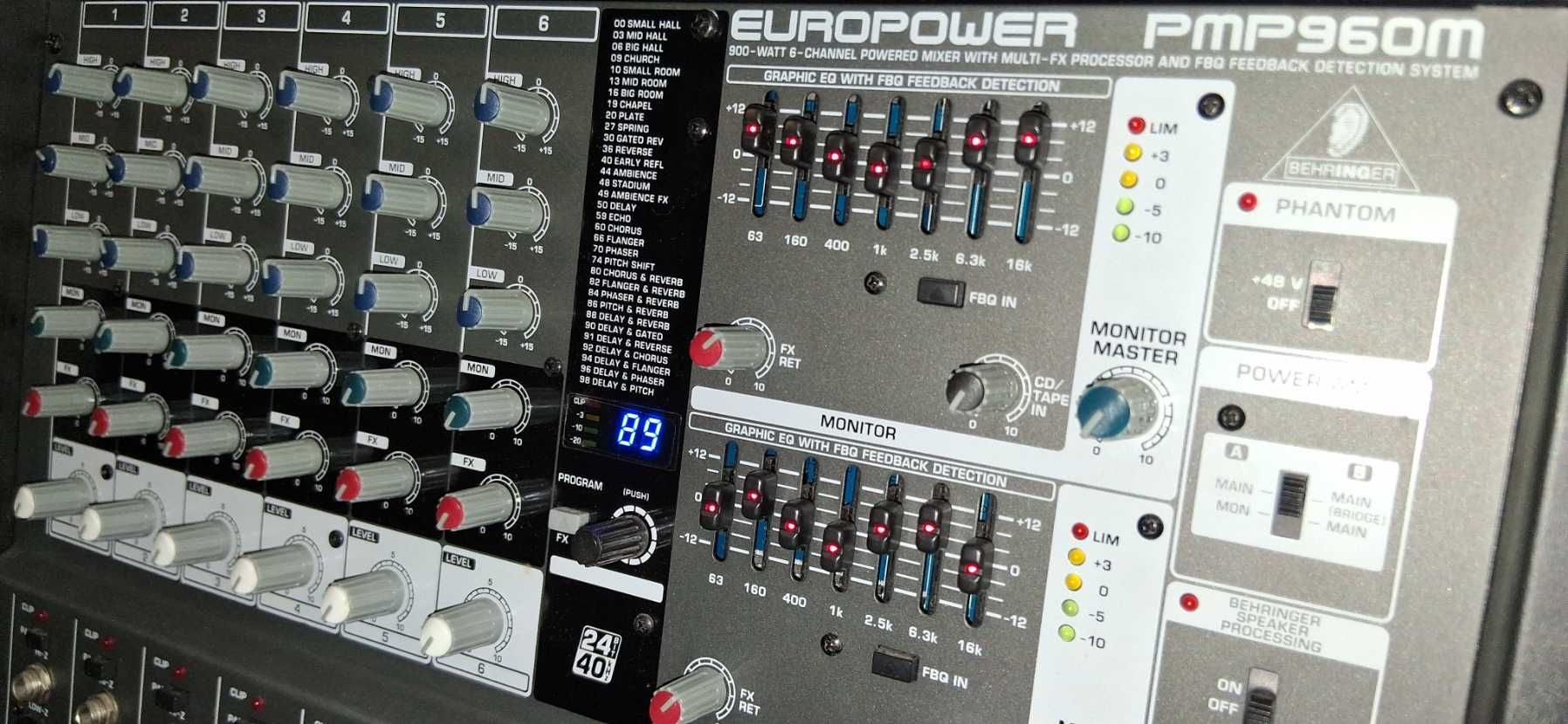 Mixer Behringer PMP960M - Bom estado pouco usada.
