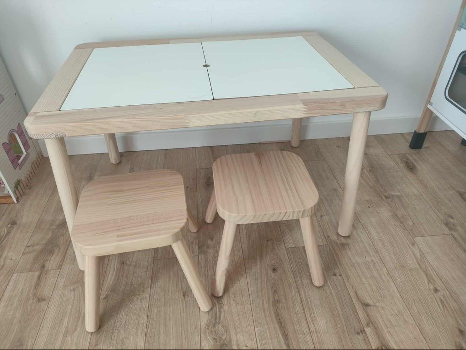 Stolik dziecięcy IKEA FLISAT komplet z krzesełkami i pojemnikami