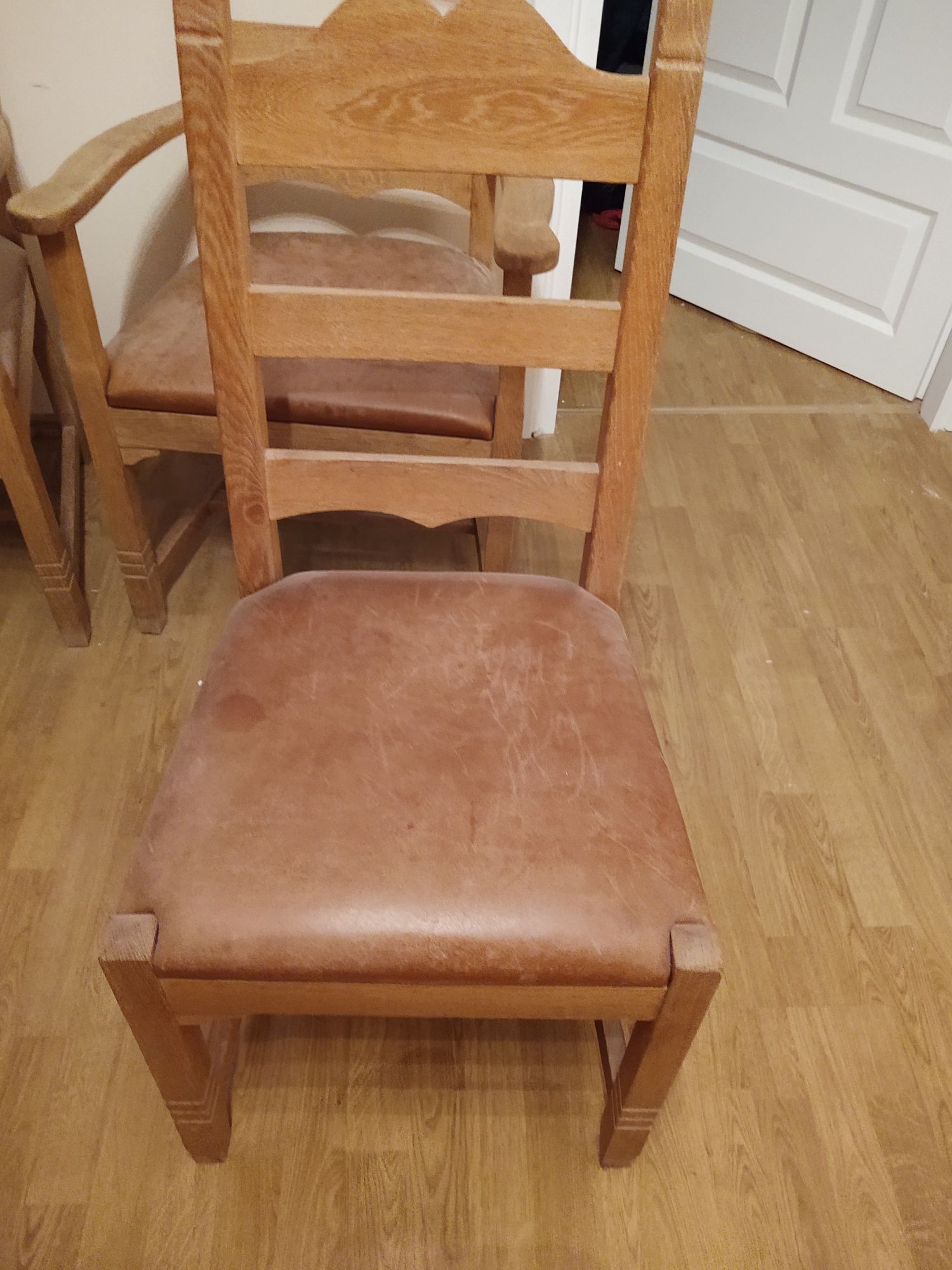 Krzesła dębowe , skóra, 4 sztuki