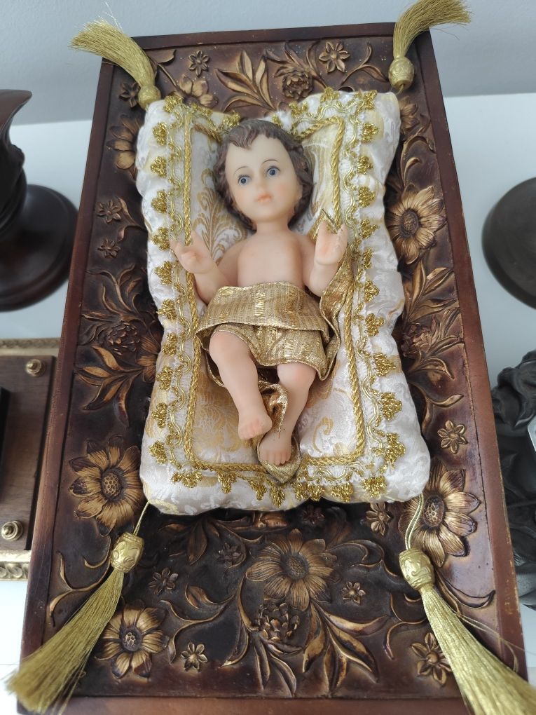 Menino Jesus em berço
