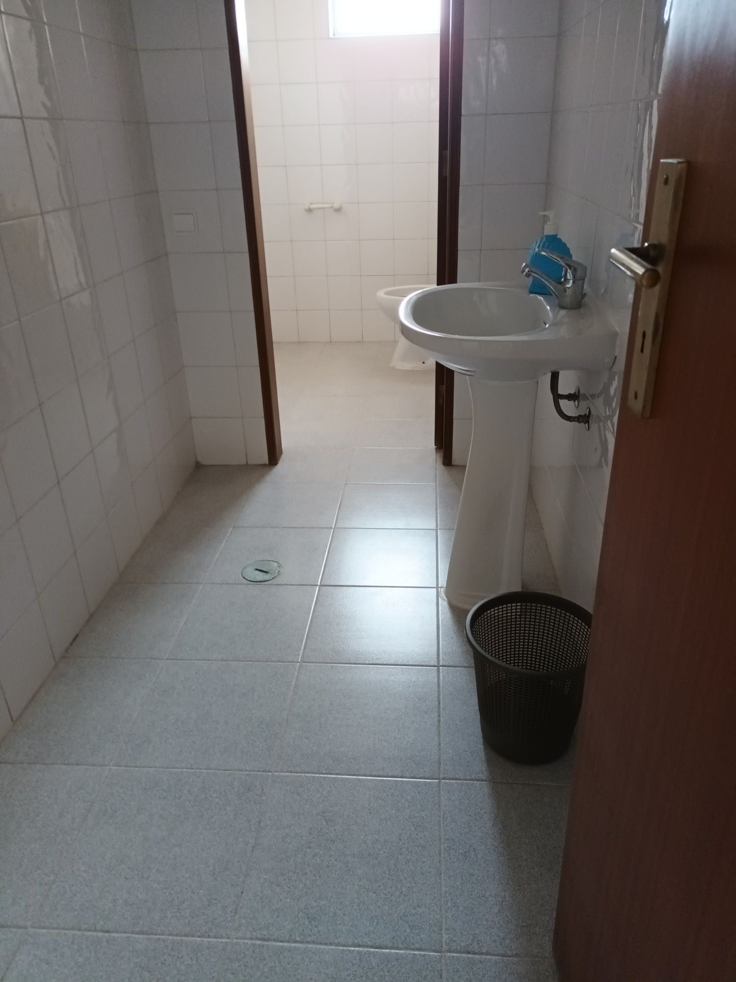 Arrendo padaria com forno de alvenaria com posebilidade de um segundo