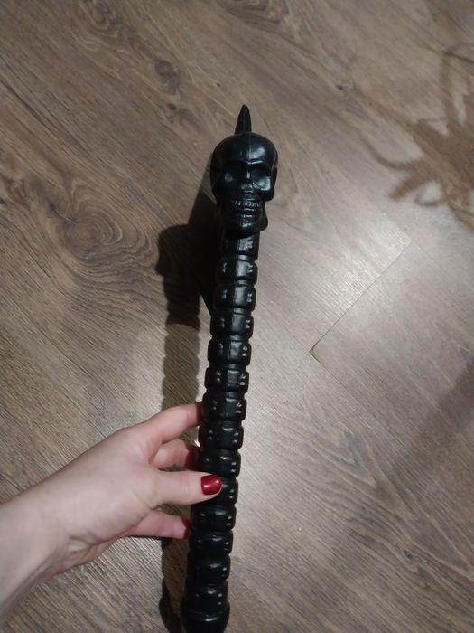 Пластмасова сокира з черепом 45см. Косплей для карнавалу на Хеловін.