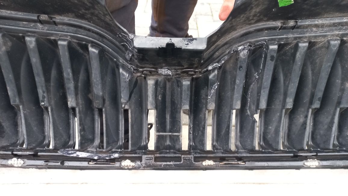 Skoda Octavia 3 lift zderzak przod lf9e przedni bialy vrs