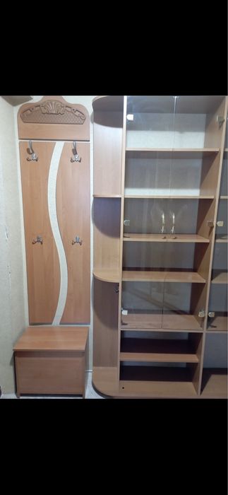 Продам книжный шкаф