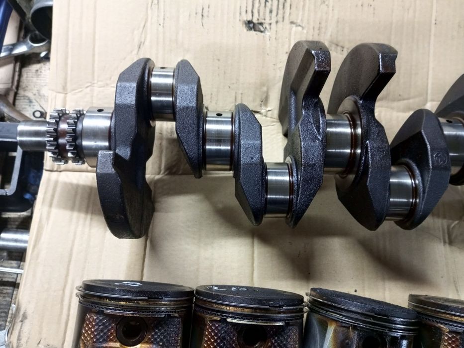 Коленвал шатун поршень 1S7GCF Ford focus  Mazda 5 6  1.8 2.0 16v