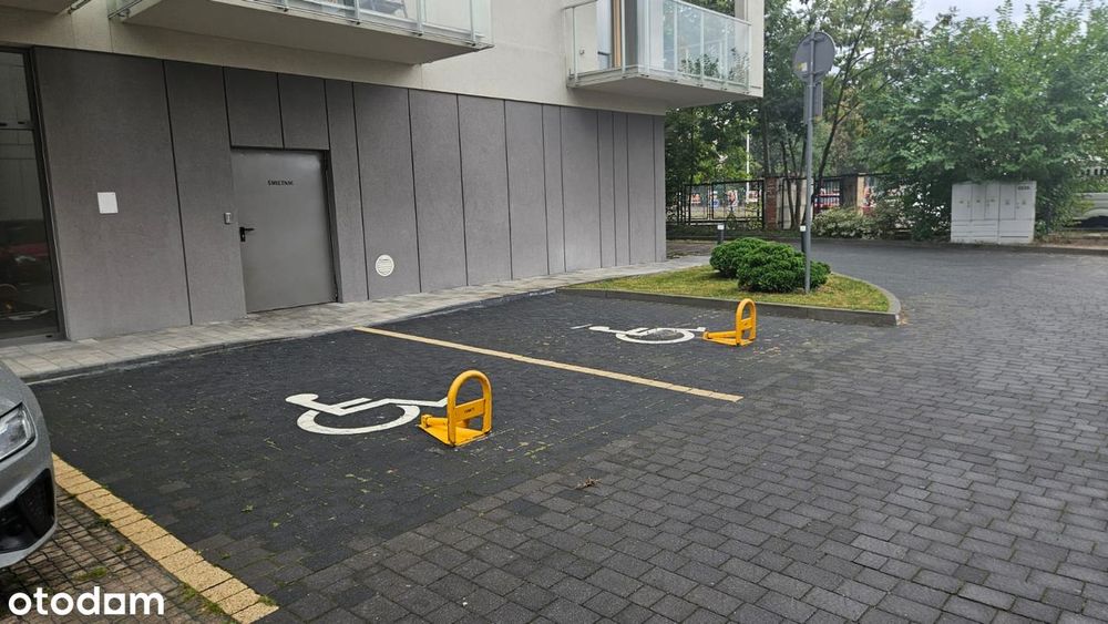 Wynajmę miejsce parkingowe ul. Lotnicza 6 centrum!
