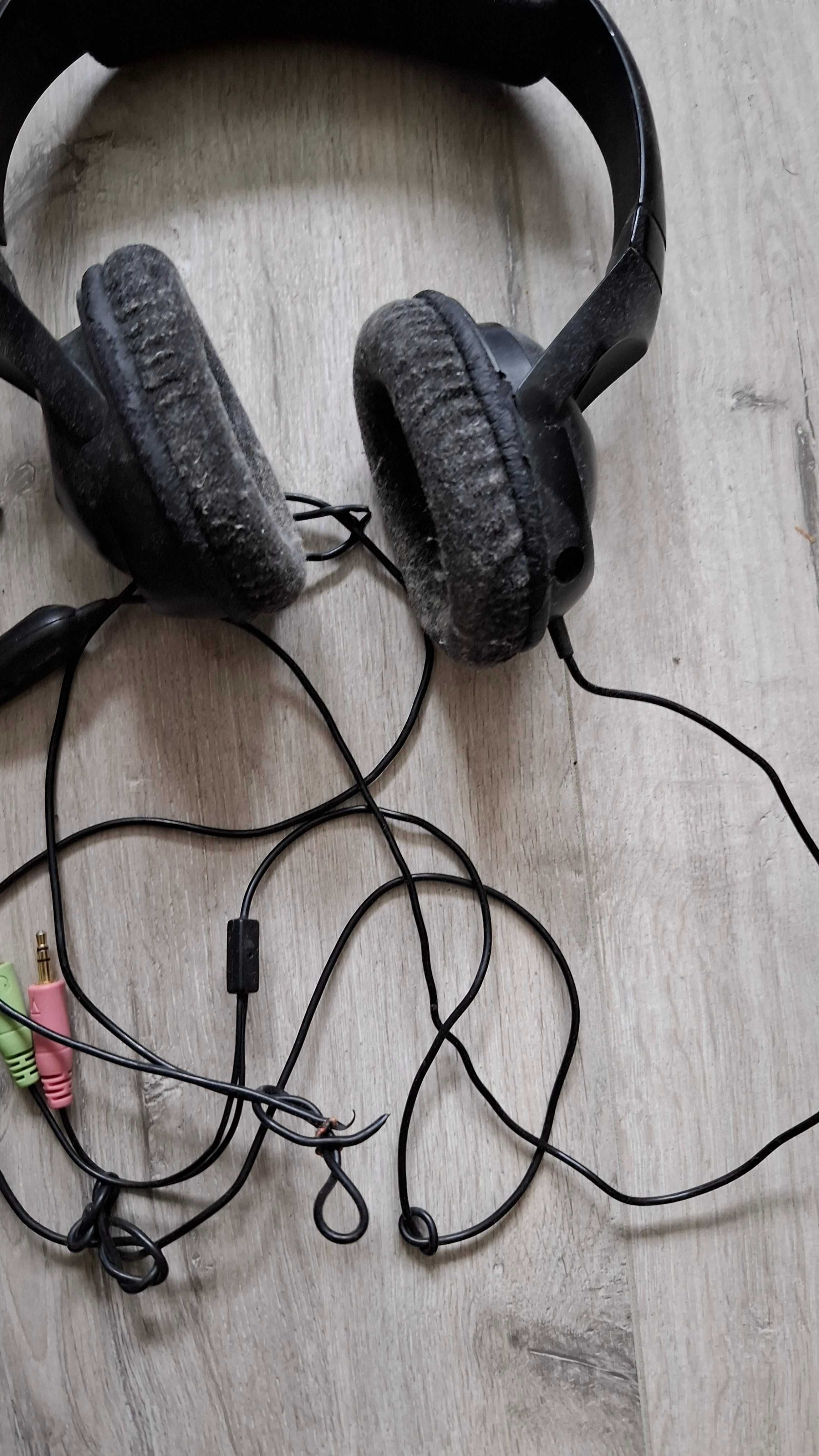 Zestaw: Klawiatura Logitech k300 + Słuchawki  Creative HS-800   uszk.