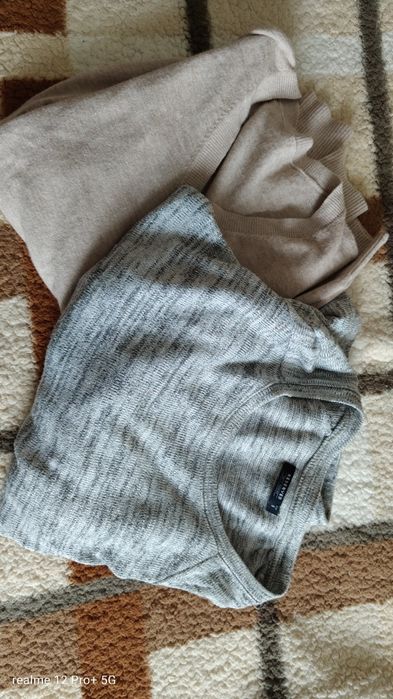 Zestaw Dwa swetry damskie i spodnie jeansowe