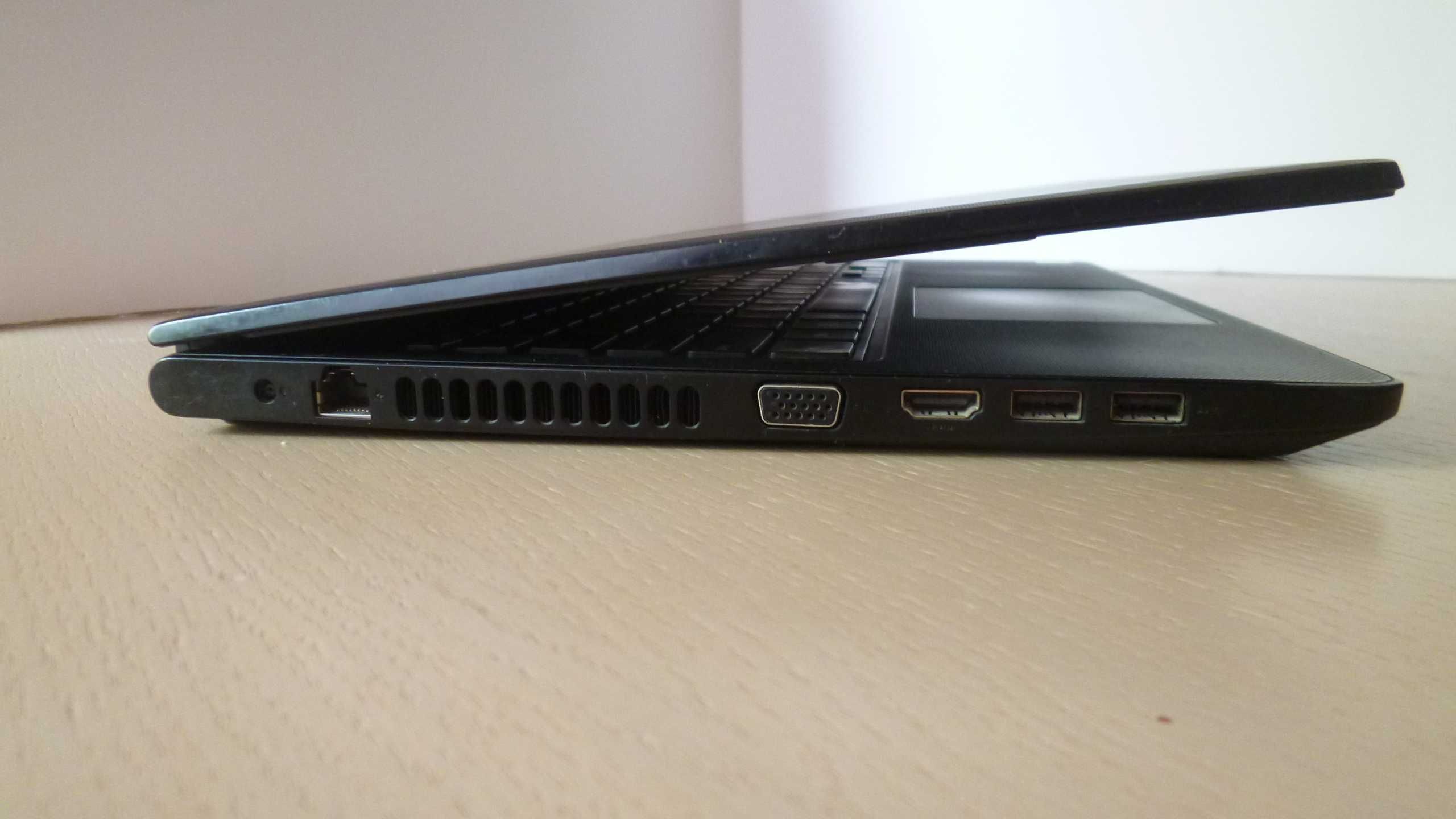 Dell Vostro 3568 Windows 11 Intel i5 7200U 15,6" Laptop 8GB 120GB SSD