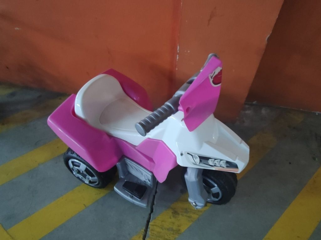 Moto quatro eletrica