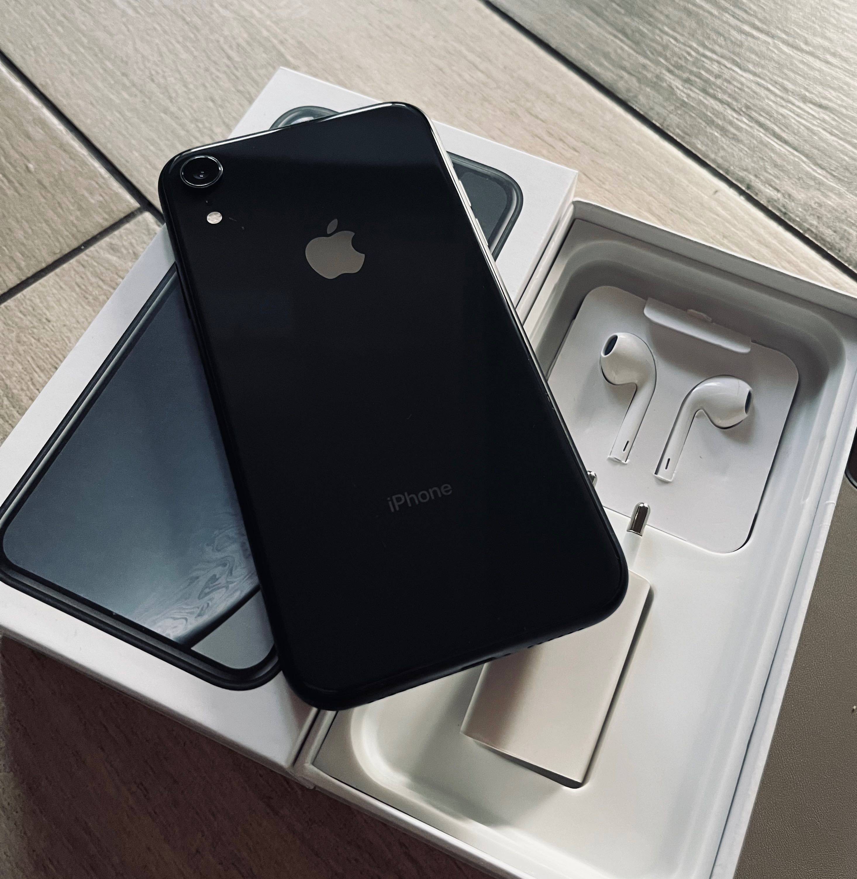 iPhone XR 64GB Black Neverlock