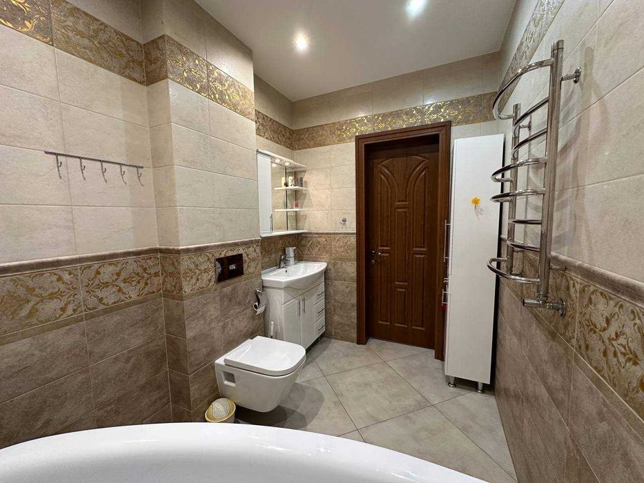 Без комісії ! 3к квартира з ремонтом. Львів, вул. Б.Хмельницького.