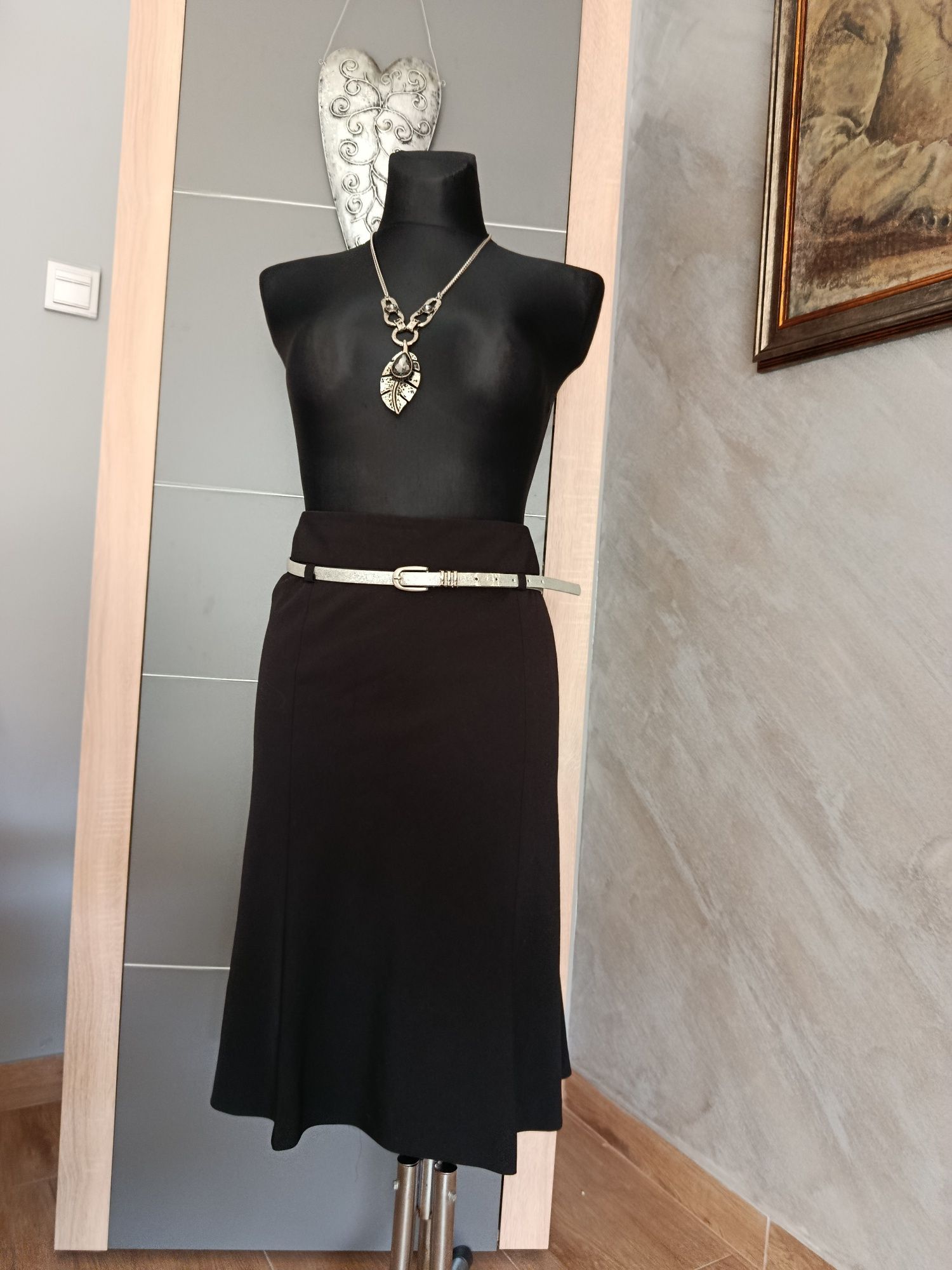 Elegancka czarna spódnica midi xl/42