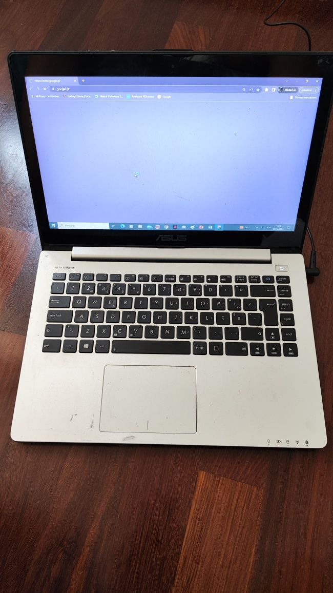 Portátil Asus 14" touchscreen, Intel i3, ram 6gb, disco 128 ssd