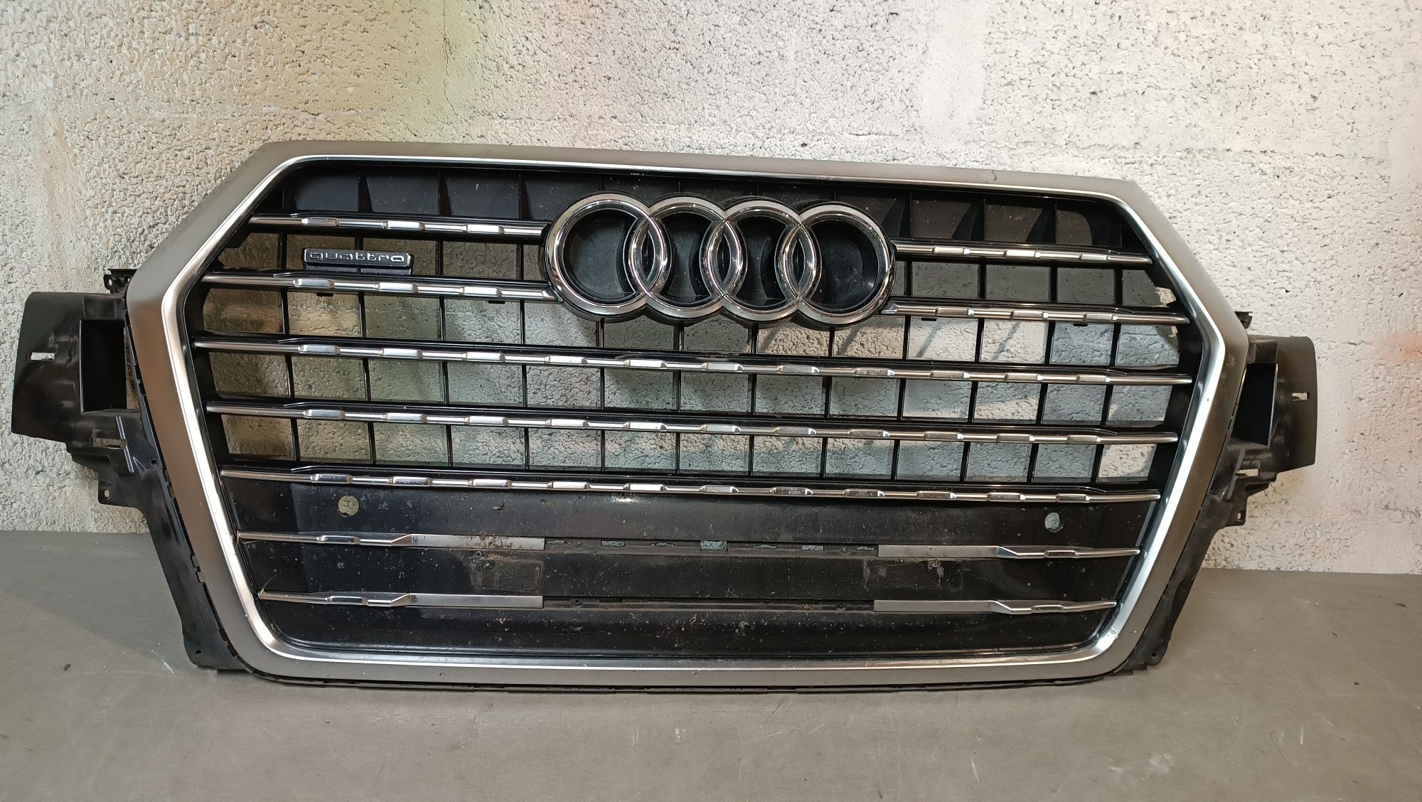 Vendo grelha de frente do Audi Q7 ano 2016/18