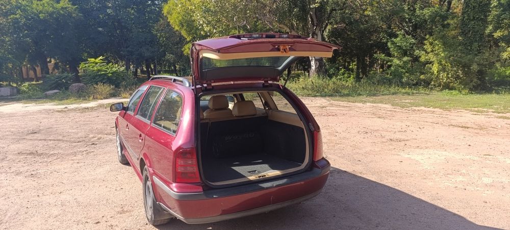 SKODA (Шкода) OCTAVIA Laurin&Klement комбі 1999р.
