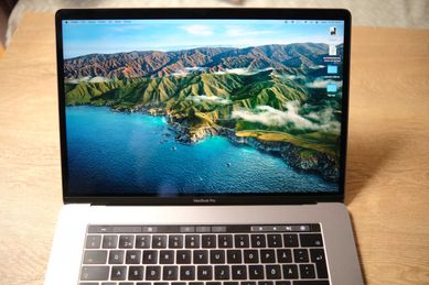 Laptop MacBook Pro 15’ Retina i7 16/512GB 2017r