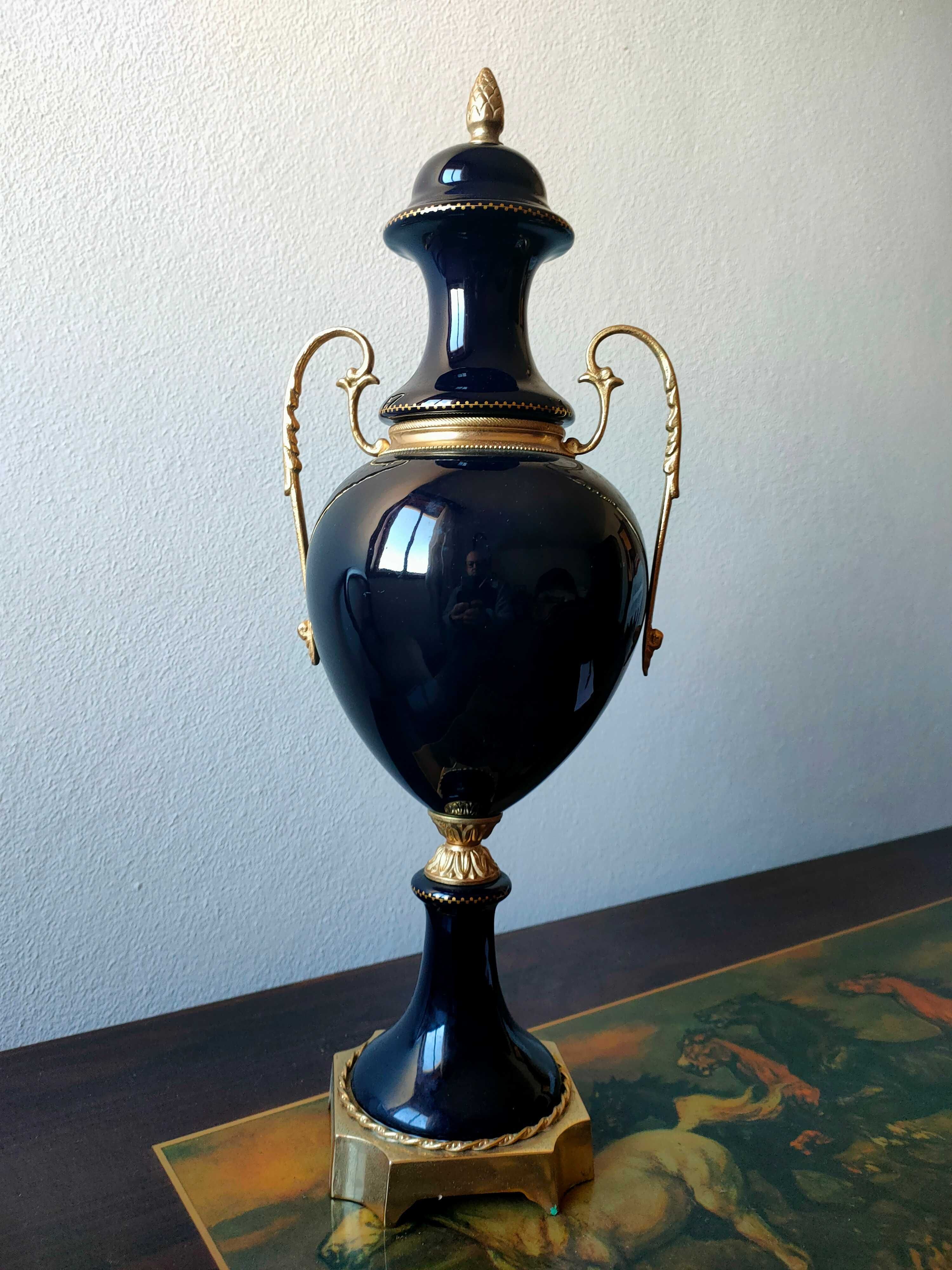 Conjunto Limoges - porcelana Masoni, pintado à mão (Azul Marinho).
