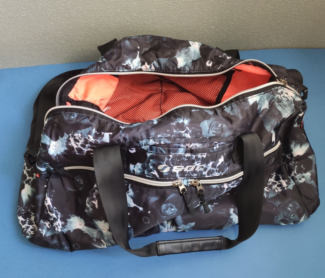 Torba damska sportowa SOC wzór black flowers